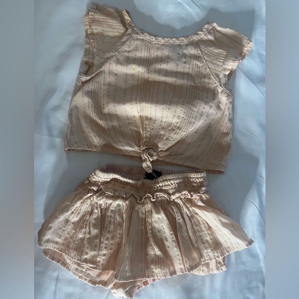 Kids toddler girls Art Class size 12M peach 2 piece top and‎ skort set